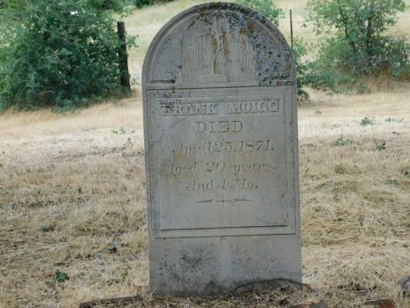 [Picture of Frank Moigg grave]